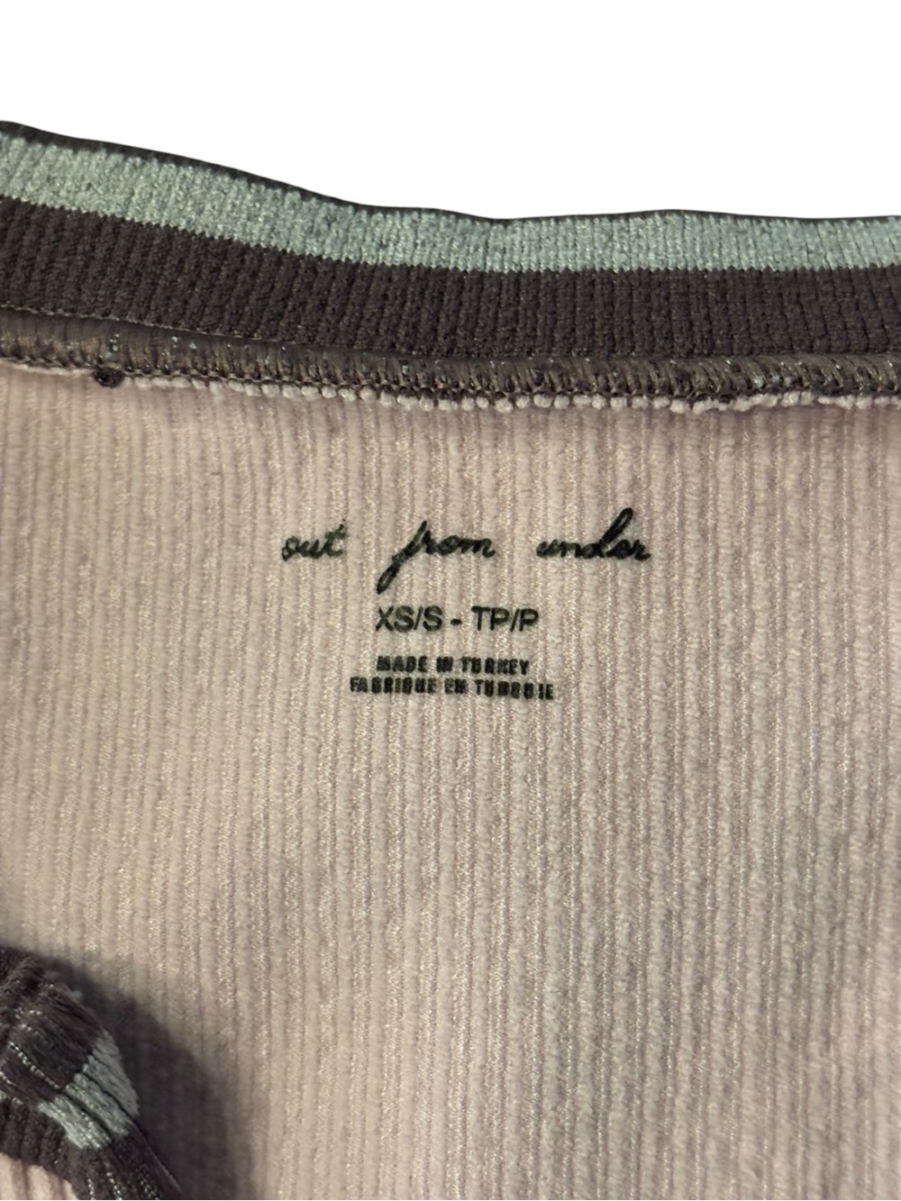 Urban Outfitters Beige Ribbed Scoop Neck Baby Tee with Green Trim - Picture 2 of 3